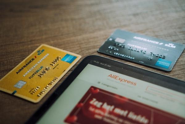 What Features Should You Look for When Choosing a Credit Card?