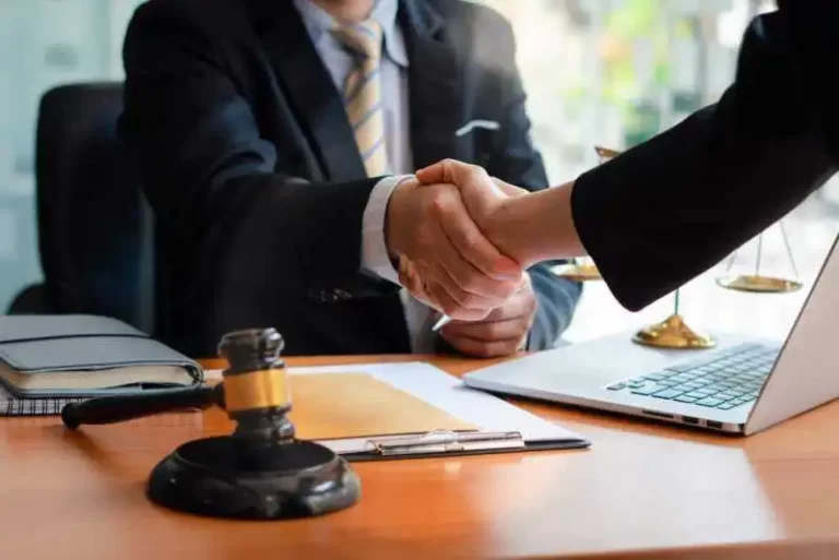 Top 5 Reasons You Should Hire an Accident Injury Lawyer After an Accident