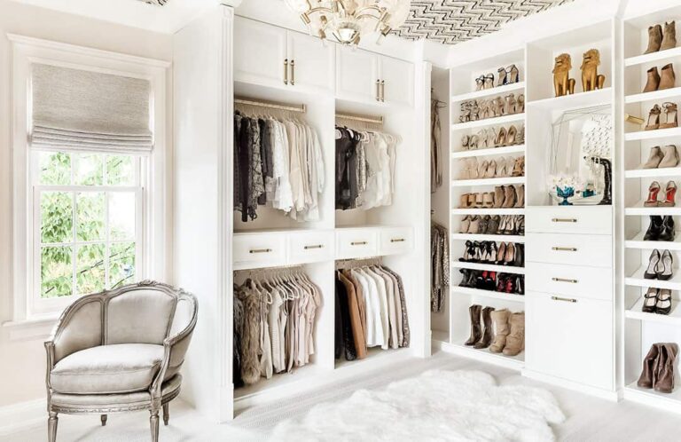 Mastering Closet Space: The Essential Guide to Choosing the Right Coat Hangers