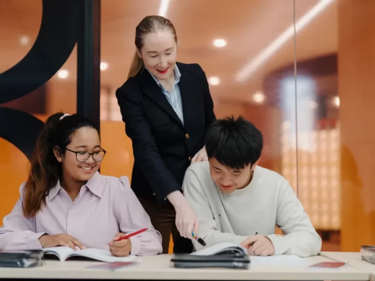 Unlock Academic Success: Finding the Best English Tutors in Sydney