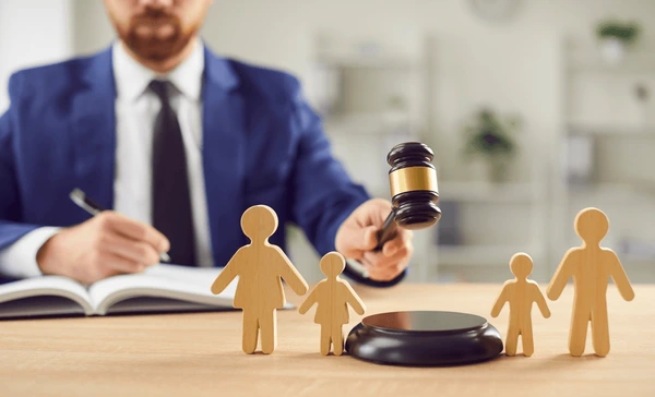 How Divorce Lawyers Handle Child Custody Disputes