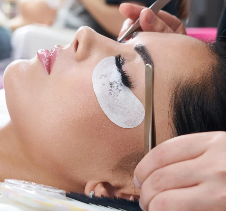 Must-Have Items for Your First Lash Extension Kit