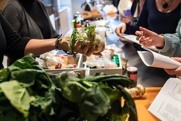 Tips for Managing Inventory and Reducing Food Waste in Restaurants