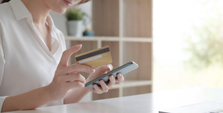 Comparing Micropayments and Traditional Payment Systems Analysis of Advantages, Disadvantages, and Key Differences