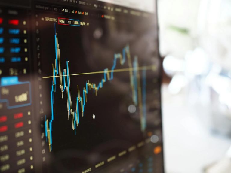 How to Build a Diversified Portfolio in Forex and CFD Markets
