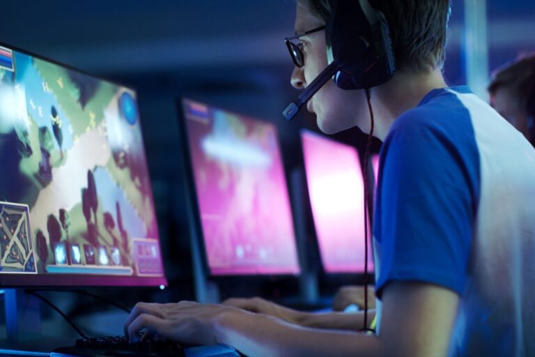 So You Want to Go Pro? Here’s What to Consider Before Gaming Becomes Your Career